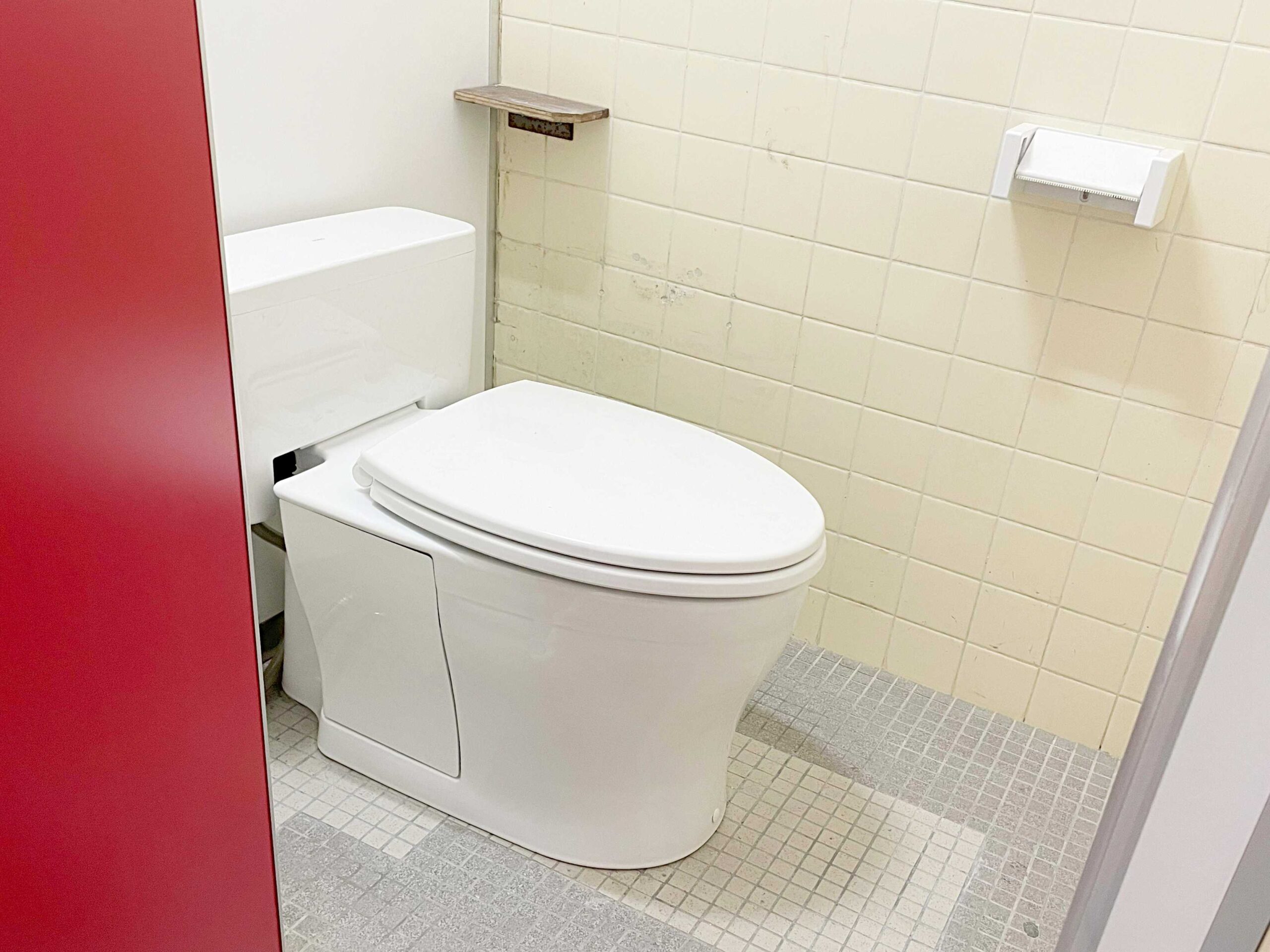施工事例：名張青峰高等学校体育館トイレ改修工事のアイキャッチ画像