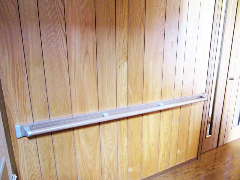 手すり取り付けの画像