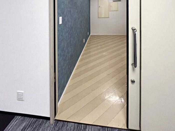 壁：サンゲツ クロス SP-2504 天井：SP-2503