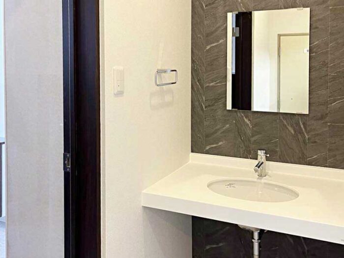 壁：サンゲツ クロス SP-2503 アクセント：RE-55638