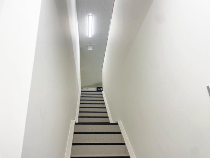 外壁サインが目を引く酒蔵新築事例