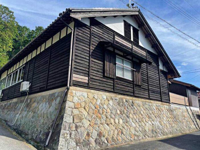 集会所の建物を木の温もりを活かして改修