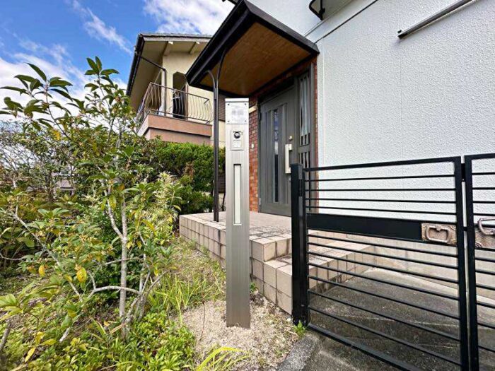 R09_99_06 名張市・伊賀市の住宅リフォーム。機能門柱とテレビドアホンを新しく交換しました。